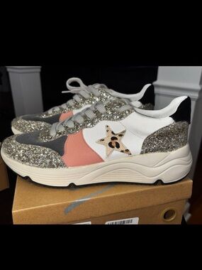 Mi’iM Roxy Glitter Sneakers 8.5 NEW